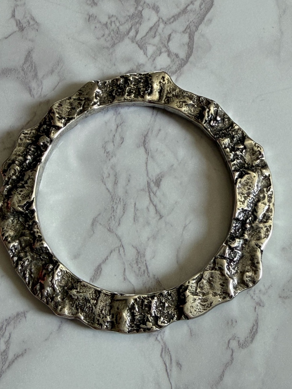 Women’s Textured Silver-Tone Hammered Bangle Bracelet